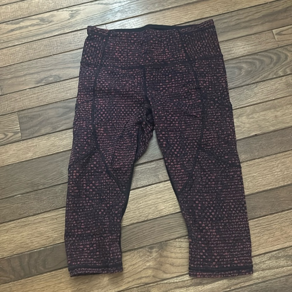 Lululemon crops. Size 8